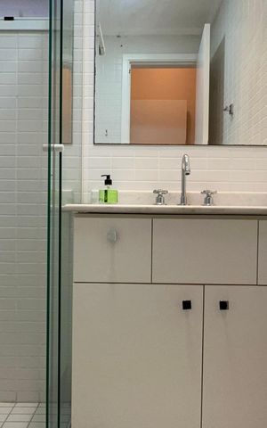 Apartamento à venda com 61m², 2 quartos e 1 vaga Apartamento à venda com 61m², 2 quartos e 1 vagaBanheiro da Suíte 1