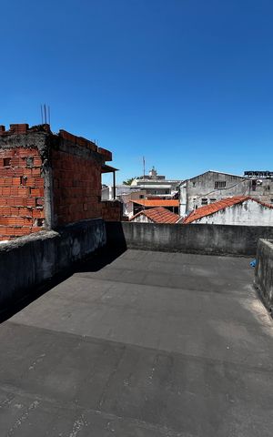 Casa à venda com 79m², 3 quartos e 3 vagas Casa à venda com 79m², 3 quartos e 3 vagasVaranda