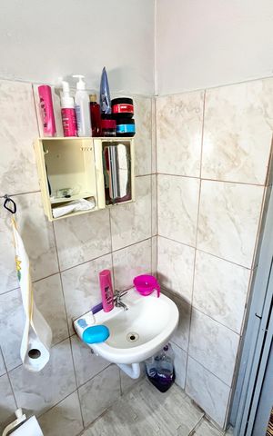 Casa à venda com 79m², 3 quartos e 3 vagas Casa à venda com 79m², 3 quartos e 3 vagasEdícula