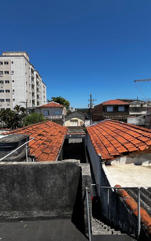 Casa à venda com 79m², 3 quartos e 3 vagas Casa à venda com 79m², 3 quartos e 3 vagasVaranda