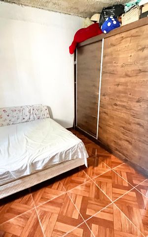 Casa à venda com 79m², 3 quartos e 3 vagas Casa à venda com 79m², 3 quartos e 3 vagasEdícula