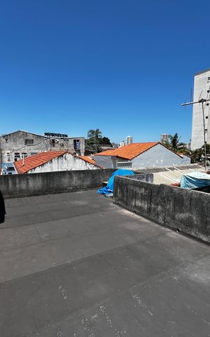 Casa à venda com 79m², 3 quartos e 3 vagas Casa à venda com 79m², 3 quartos e 3 vagasVaranda