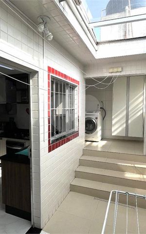 Casa à venda com 251m², 7 quartos e 4 vagas