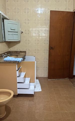 Casa para alugar com 283m², 3 quartos e 5 vagas Casa para alugar com 283m², 3 quartos e 5 vagasBanheiro da Suíte