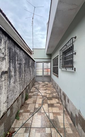 Casa para alugar com 283m², 3 quartos e 5 vagas Casa para alugar com 283m², 3 quartos e 5 vagasCorredor