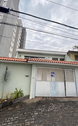 Casa para alugar com 283m², 3 quartos e 5 vagas Casa para alugar com 283m², 3 quartos e 5 vagasFachada