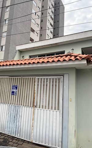 Casa para alugar com 283m², 3 quartos e 5 vagas Casa para alugar com 283m², 3 quartos e 5 vagasFachada