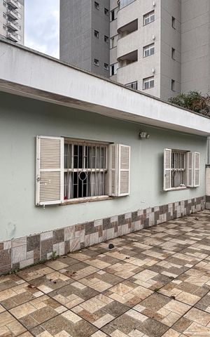 Casa para alugar com 283m², 3 quartos e 5 vagas Casa para alugar com 283m², 3 quartos e 5 vagasQuintal