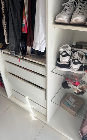 Apartamento à venda com 57m², 1 quarto e 1 vaga Apartamento à venda com 57m², 1 quarto e 1 vagaCloset da Suíte