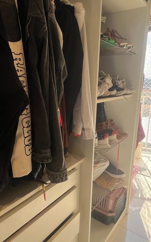 Apartamento à venda com 57m², 1 quarto e 1 vaga Apartamento à venda com 57m², 1 quarto e 1 vagaCloset da Suíte
