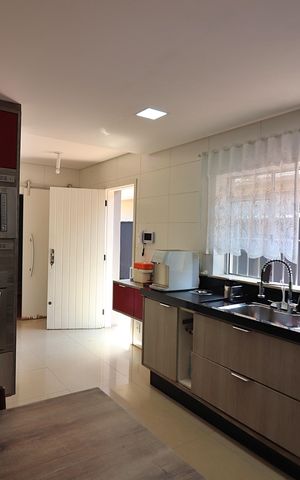 Casa à venda com 300m², 3 quartos e 4 vagasCozinha