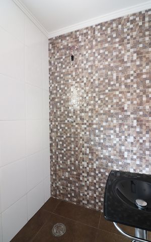 Casa à venda com 300m², 3 quartos e 4 vagasBanheiro Social