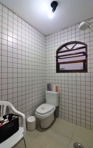 Casa à venda com 300m², 3 quartos e 4 vagasBanheiro casa 2