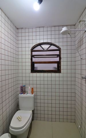 Casa à venda com 300m², 3 quartos e 4 vagasBanheiro casa 2
