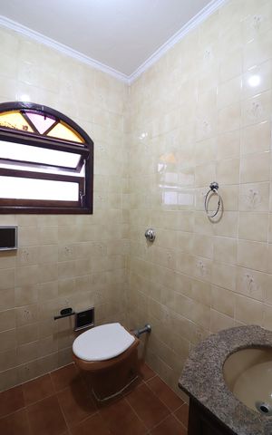 Casa à venda com 300m², 3 quartos e 4 vagasBanheiro 2 casa 3