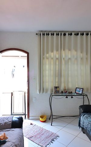 Casa à venda com 300m², 3 quartos e 4 vagasSala casa 2