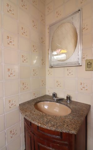 Casa à venda com 300m², 3 quartos e 4 vagasBanheiro casa 3