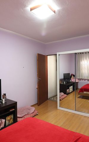Casa à venda com 300m², 3 quartos e 4 vagasQuarto 1 casa 2