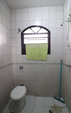 Casa à venda com 300m², 3 quartos e 4 vagasBanheiro 2 casa 2