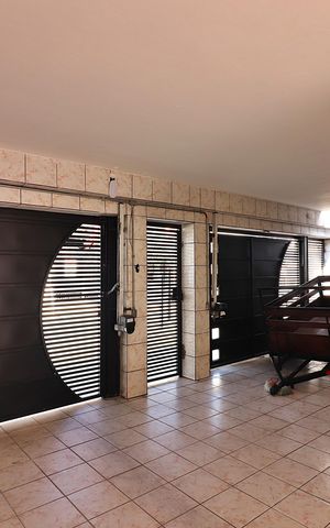 Casa à venda com 300m², 3 quartos e 4 vagasGaragem