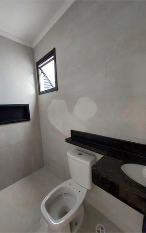 Casa à venda com 160m², 3 quartos e 4 vagas