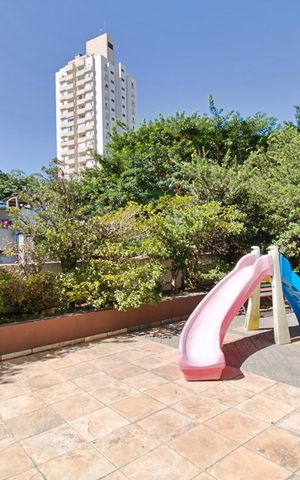Apartamento para alugar com 63m², 2 quartos e 2 vagas Apartamento para alugar com 63m², 2 quartos e 2 vagasÁrea comum - Playground