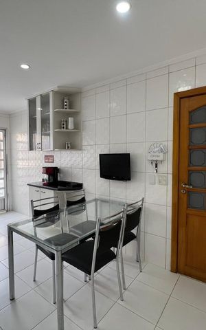 Casa à venda com 257m², 3 quartos e 6 vagas Casa à venda com 257m², 3 quartos e 6 vagasCozinha