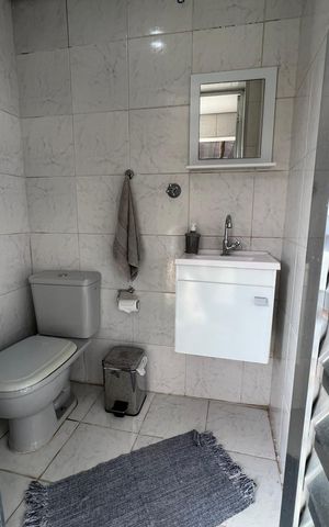 Casa à venda com 257m², 3 quartos e 6 vagas Casa à venda com 257m², 3 quartos e 6 vagasBanheiro de Serviço