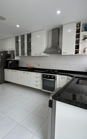 Casa à venda com 257m², 3 quartos e 6 vagas Casa à venda com 257m², 3 quartos e 6 vagasCozinha