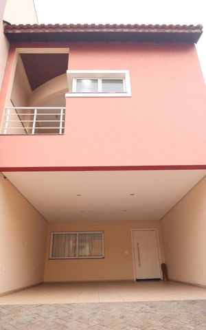 Casa à venda com 308m², 4 quartos e 4 vagasGaragem