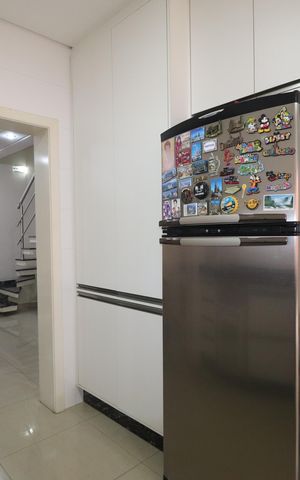 Casa à venda com 308m², 4 quartos e 4 vagasCozinha