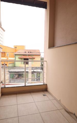 Casa à venda com 308m², 4 quartos e 4 vagasVaranda da Suíte 1