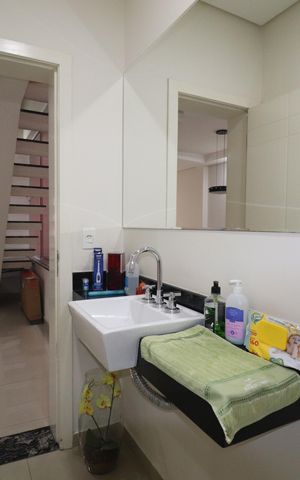 Casa à venda com 308m², 4 quartos e 4 vagasLavabo