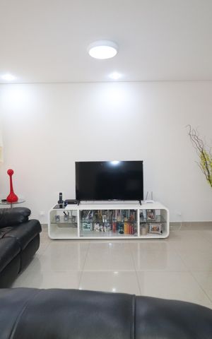 Casa à venda com 308m², 4 quartos e 4 vagasSala