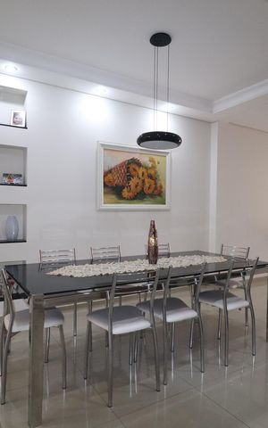 Casa à venda com 308m², 4 quartos e 4 vagasSala de jantar
