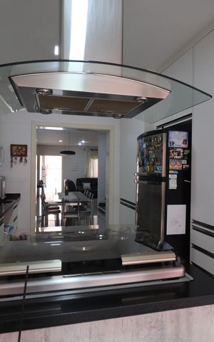 Casa à venda com 308m², 4 quartos e 4 vagasCozinha