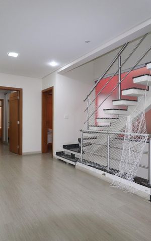 Casa à venda com 308m², 4 quartos e 4 vagasCorredor dos Quartos