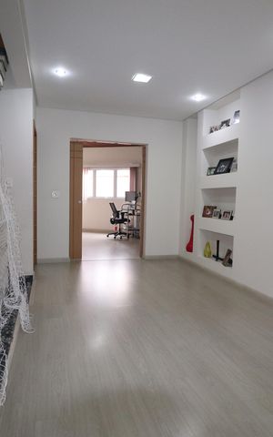 Casa à venda com 308m², 4 quartos e 4 vagasCorredor dos Quartos