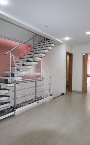 Casa à venda com 308m², 4 quartos e 4 vagasCorredor dos Quartos