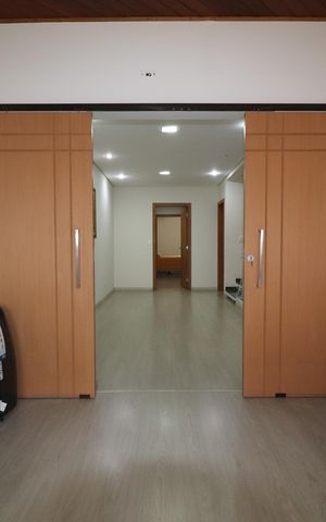 Casa à venda com 308m², 4 quartos e 4 vagasEscritório