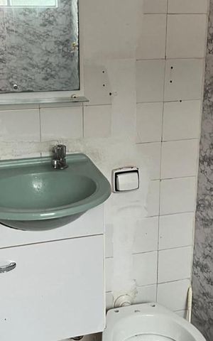 Casa para alugar com 140m², 2 quartos e 1 vagaBanheiro 