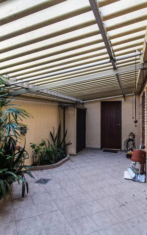 Casa de condomínio à venda com 703m², 4 quartos e 4 vagas Casa de condomínio à venda com 703m², 4 quartos e 4 vagasÁrea comum