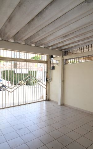 Casa à venda com 212m², 5 quartos e 2 vagasGaragem