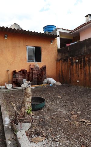 Casa à venda com 200m², 2 quartos e 2 vagasQuintal