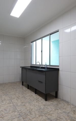 Casa à venda com 200m², 2 quartos e 2 vagasCozinha