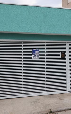 Casa à venda com 200m², 2 quartos e 2 vagasFachada