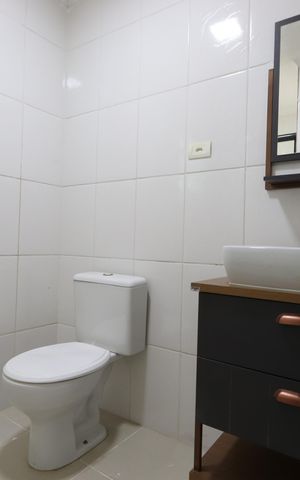 Casa à venda com 200m², 2 quartos e 2 vagasBanheiro Social