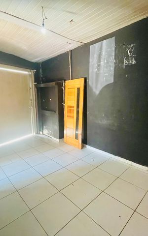 Casa à venda com 260m², 1 quarto e sem vaga Casa à venda com 260m², 1 quarto e sem vagaGaragem