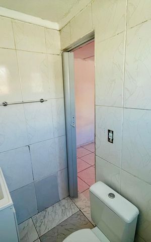 Casa à venda com 260m², 1 quarto e sem vaga Casa à venda com 260m², 1 quarto e sem vagaBanheiro 1