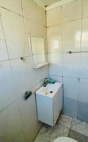 Casa à venda com 260m², 1 quarto e sem vaga Casa à venda com 260m², 1 quarto e sem vagaBanheiro 1